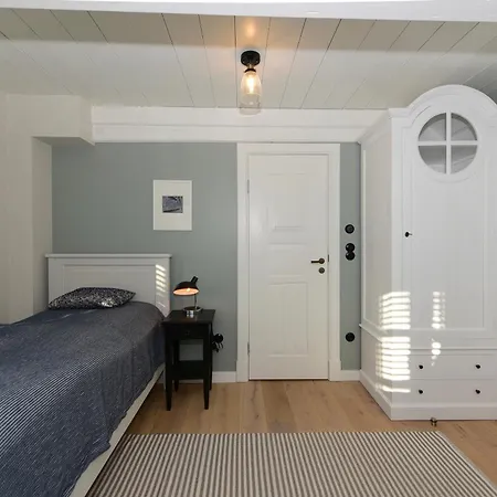 Kapteins Hueues Eg Nieblum