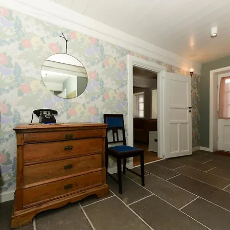 Kapteins Hueues Eg Nieblum